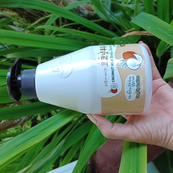 NWT Kwailnara Coconut Body Cleanser - Picture 5 of 5